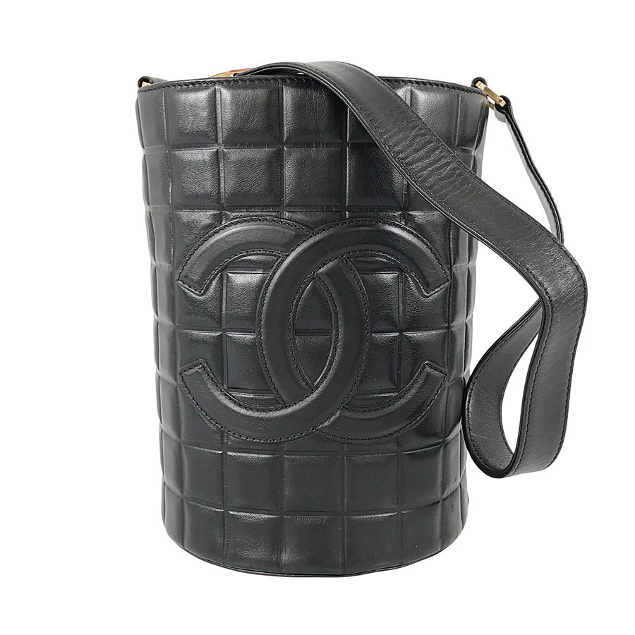 シャネル ショルダーバッグ