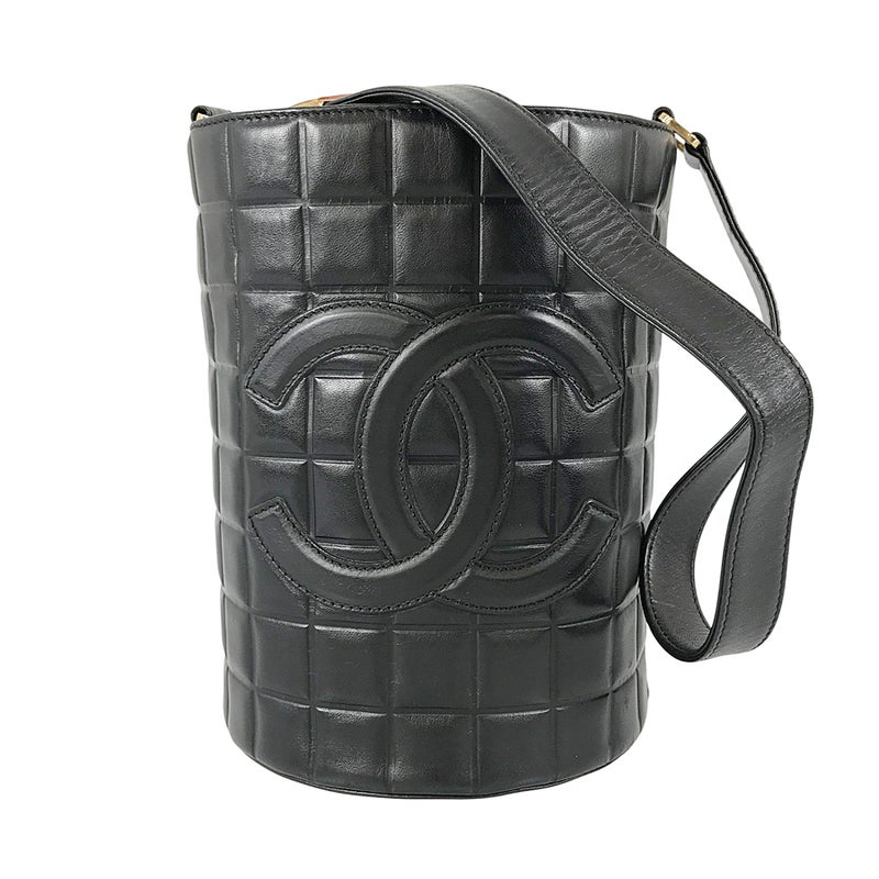 シャネル ショルダーバッグ