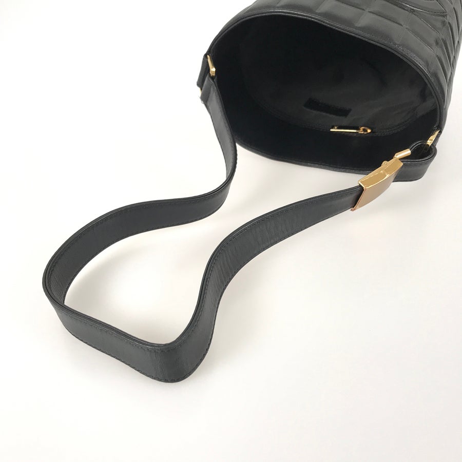 シャネル ショルダーバッグ