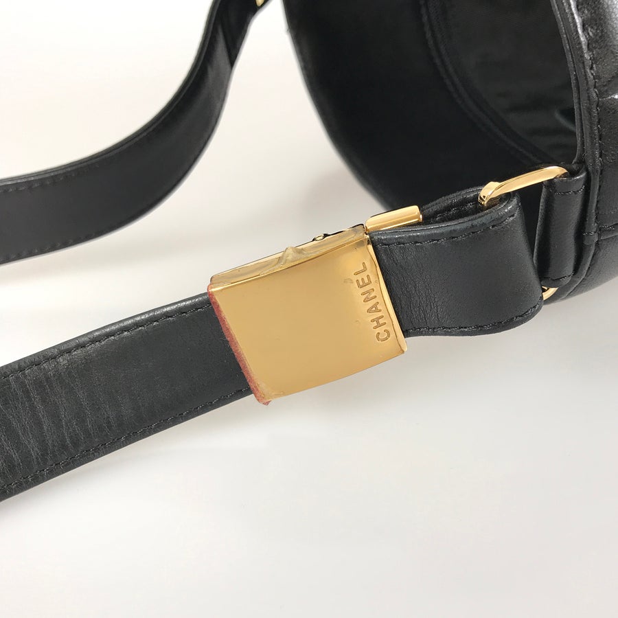 シャネル ショルダーバッグ