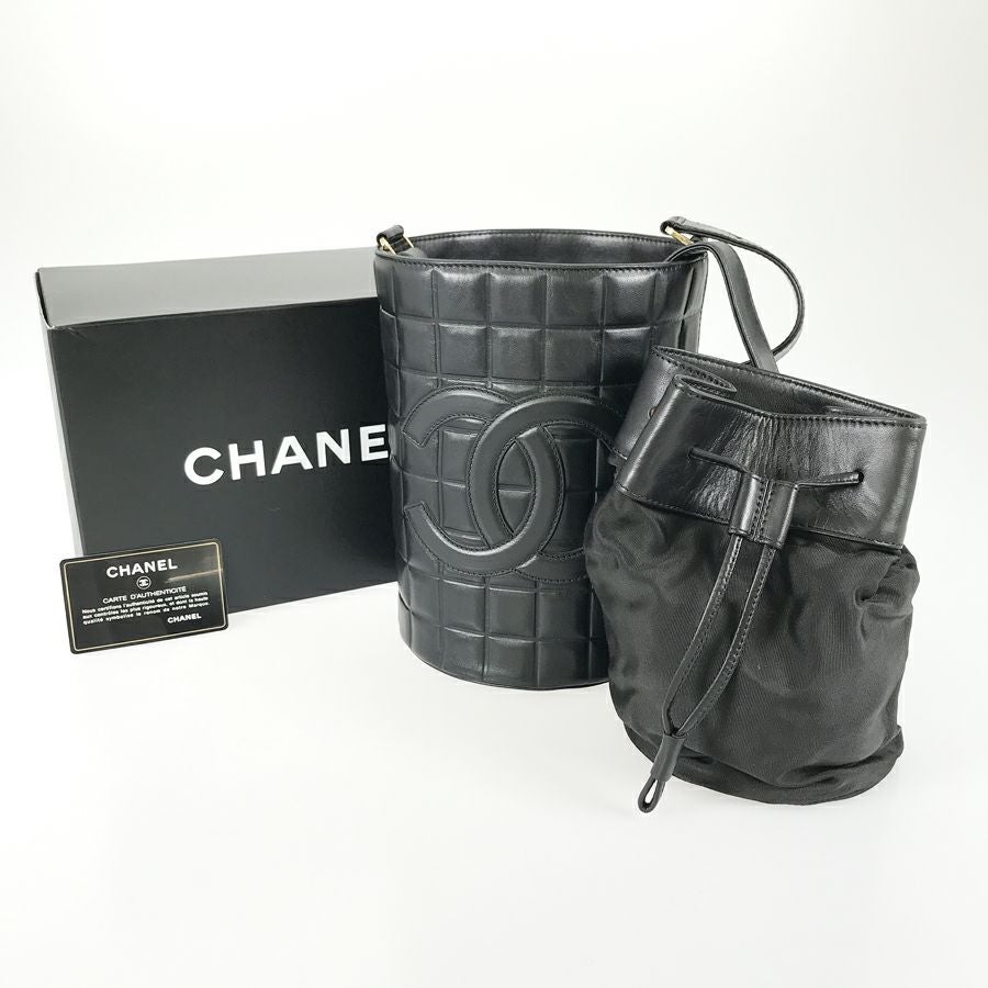 シャネル ショルダーバッグ