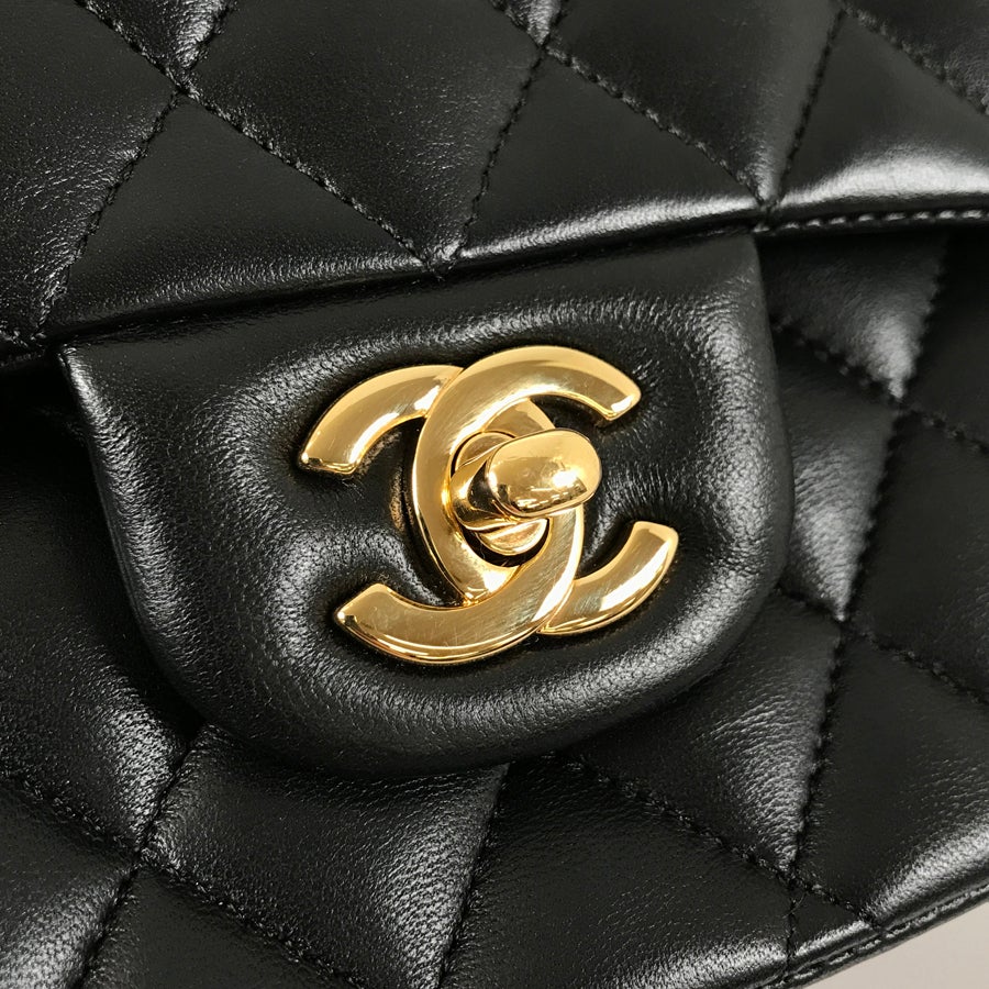 シャネル ショルダーバッグ