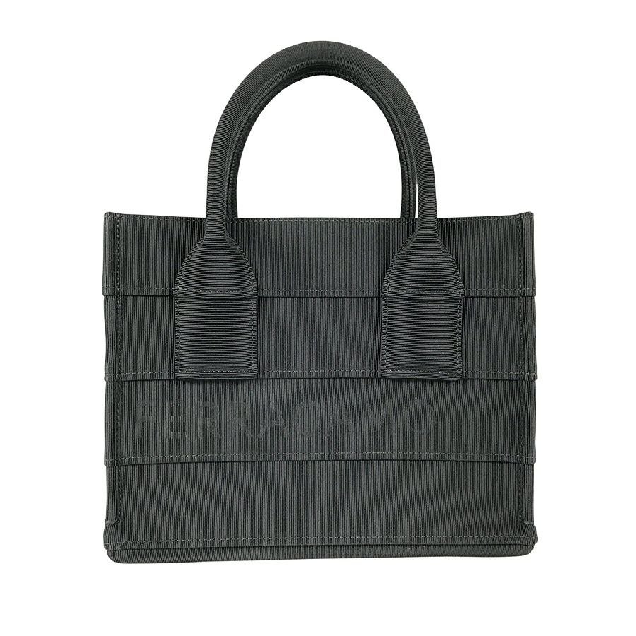 サルヴァトーレフェラガモ トートバッグ