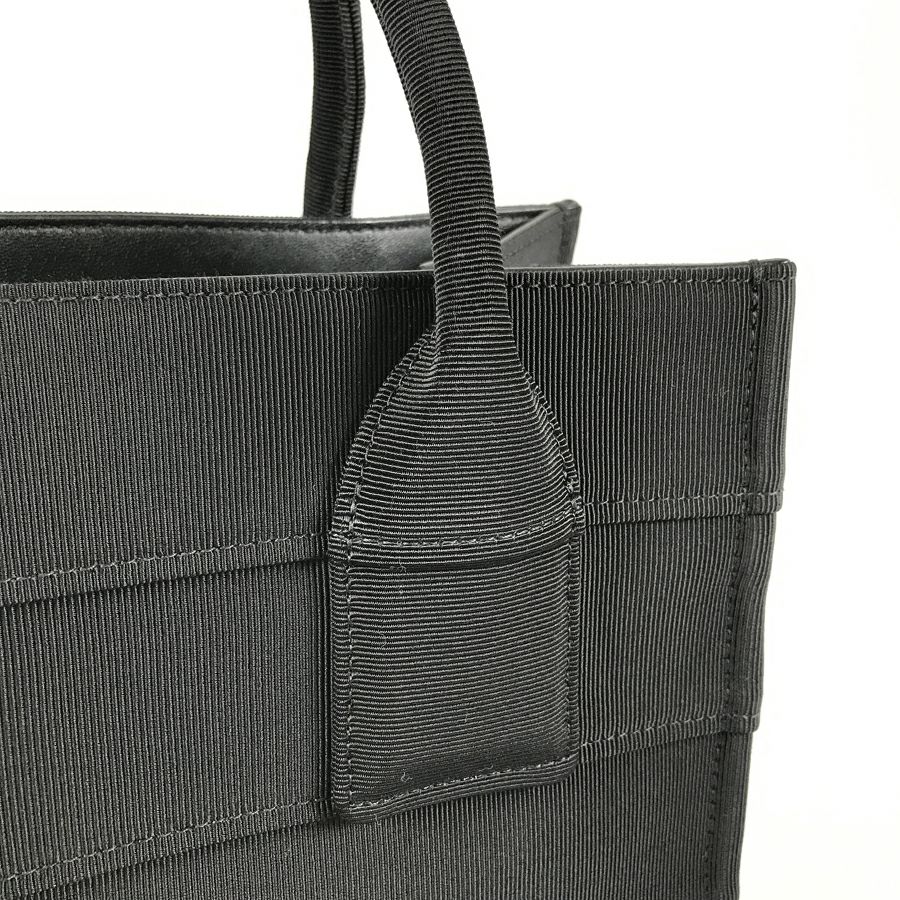 サルヴァトーレフェラガモ トートバッグ