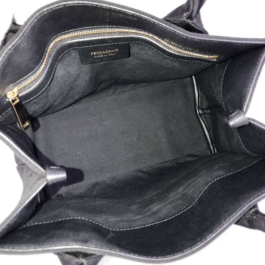 サルヴァトーレフェラガモ トートバッグ