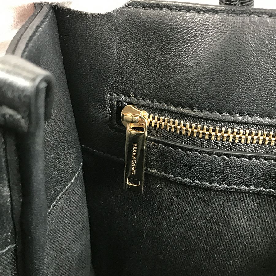 サルヴァトーレフェラガモ トートバッグ