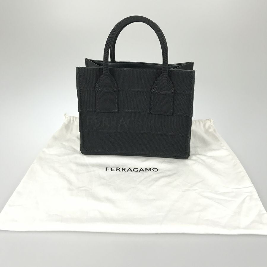 サルヴァトーレフェラガモ トートバッグ