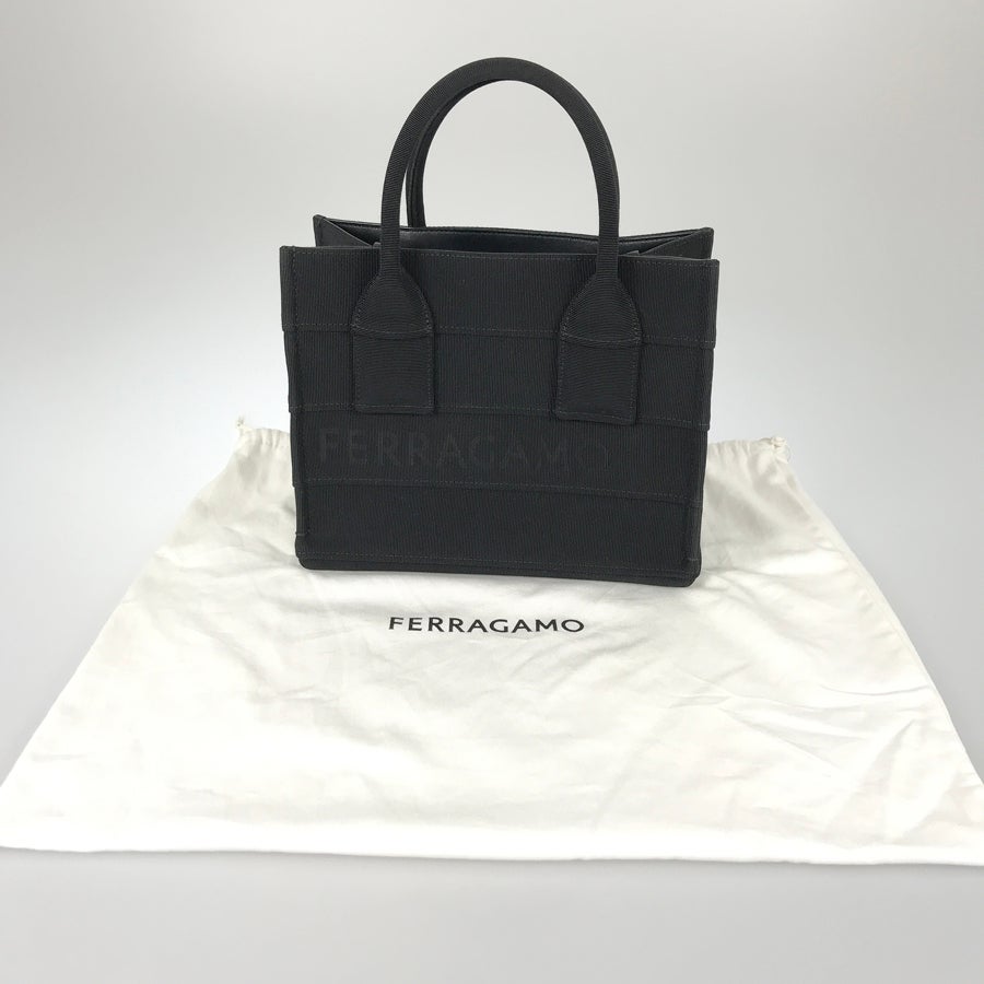 サルヴァトーレフェラガモ トートバッグ