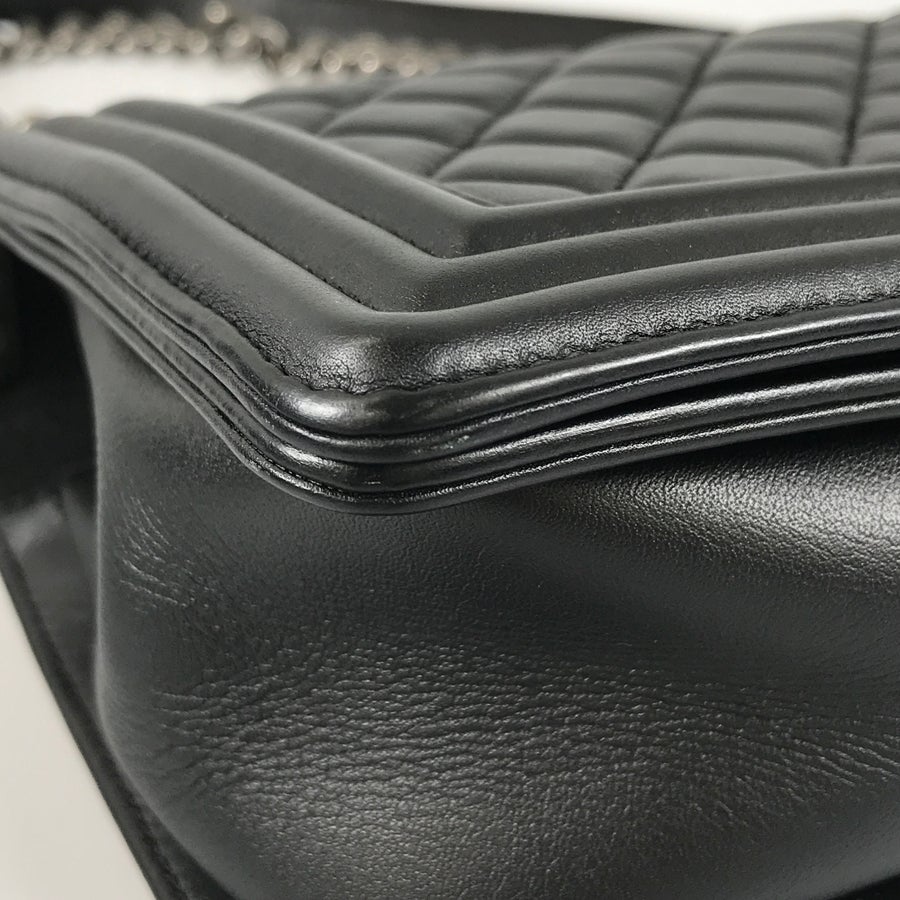 シャネル ショルダーバッグ