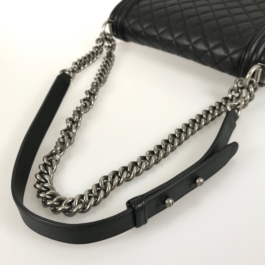 シャネル ショルダーバッグ