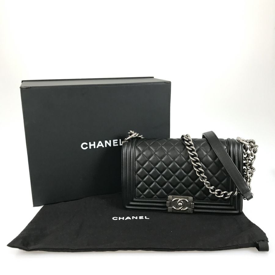 シャネル ショルダーバッグ