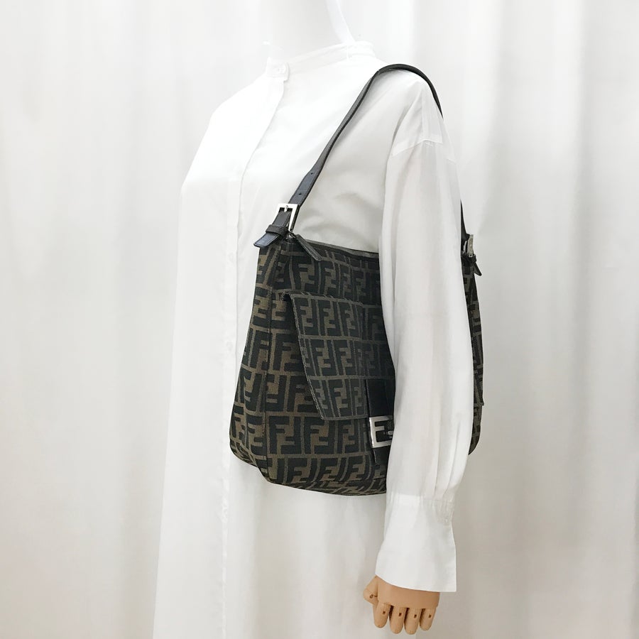 フェンディ ショルダーバッグ