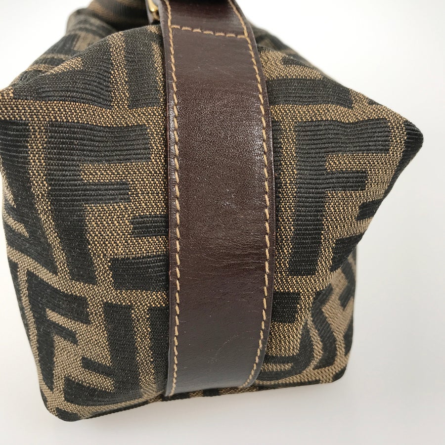 フェンディ バニティケース