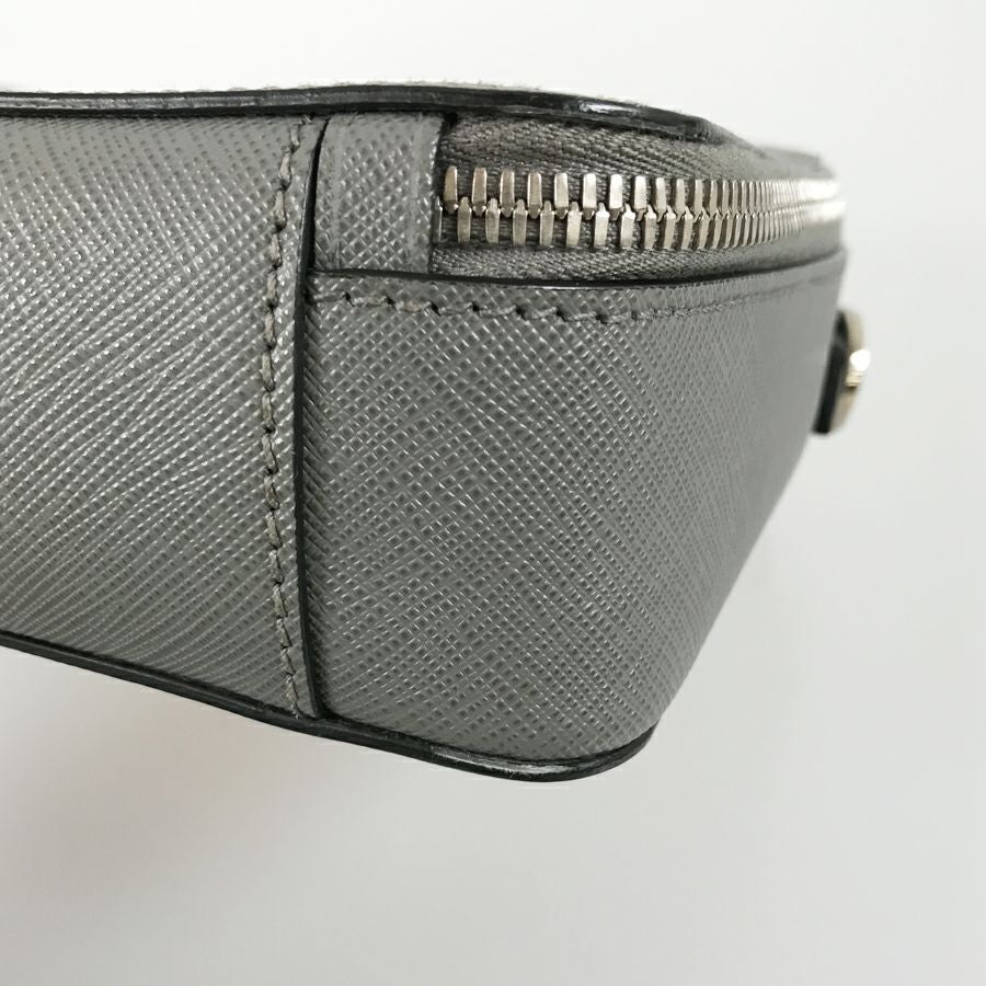 プラダ ハンドバッグ