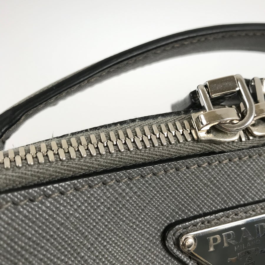 プラダ ハンドバッグ