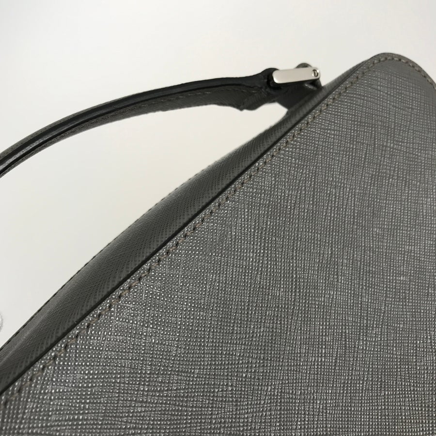 プラダ ハンドバッグ