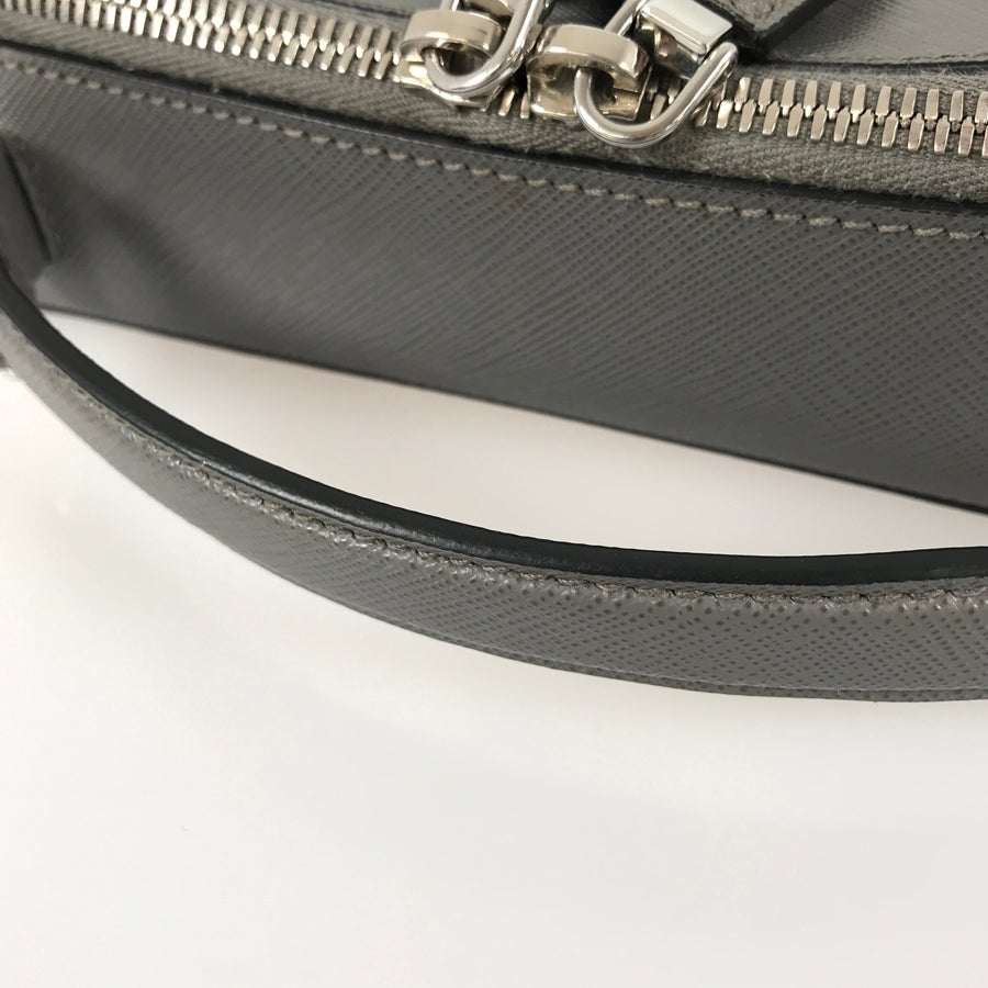 プラダ ハンドバッグ