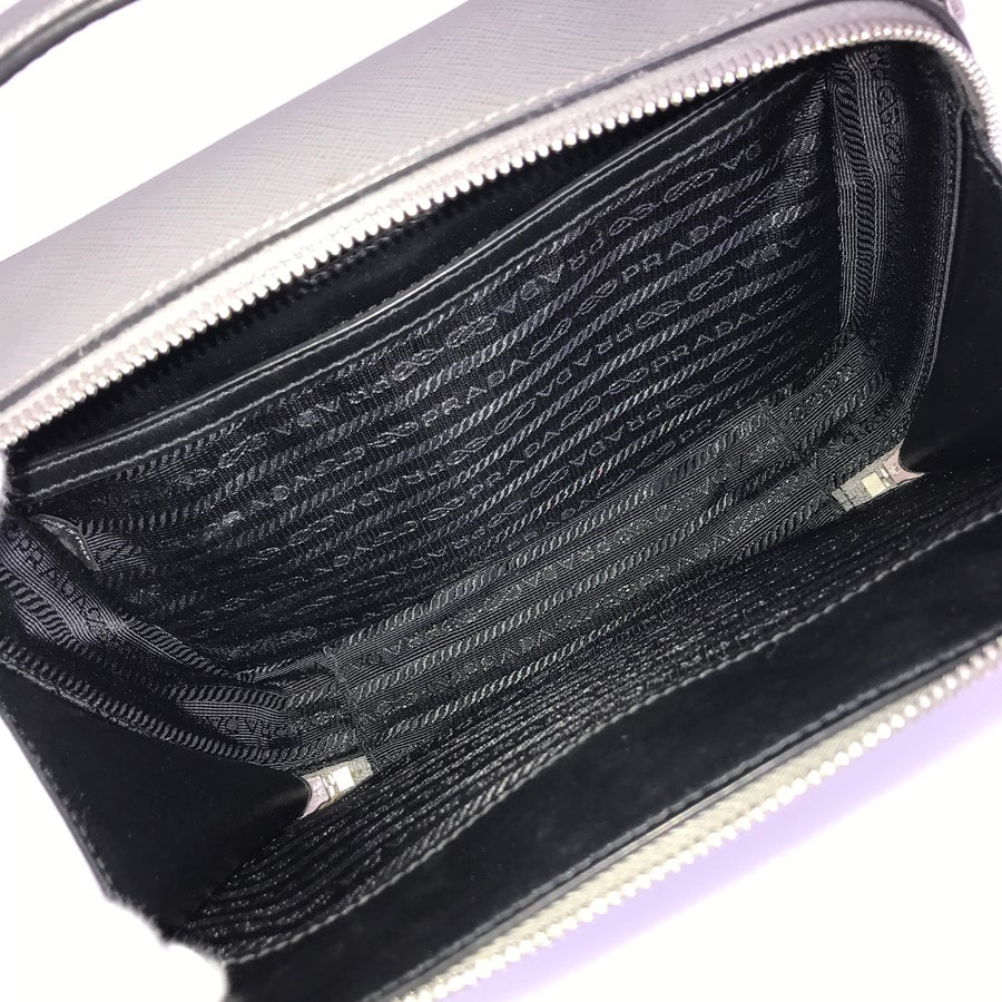 プラダ ハンドバッグ