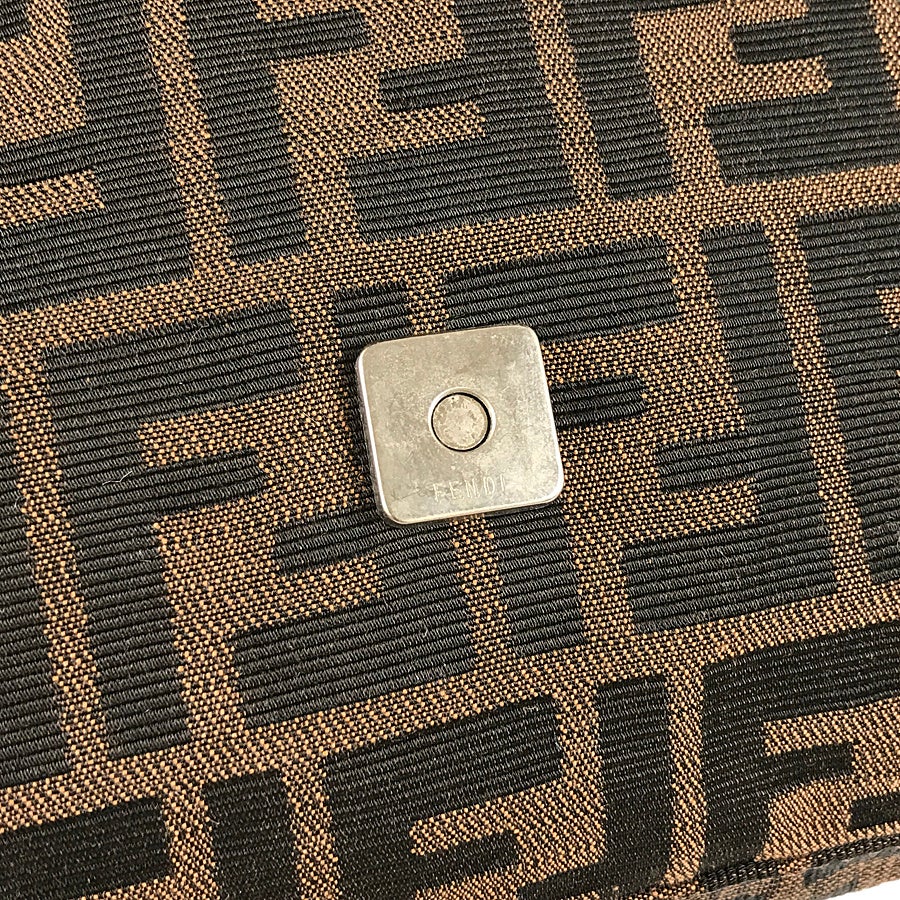 フェンディ ショルダーバッグ