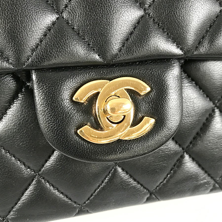 シャネル ショルダーバッグ