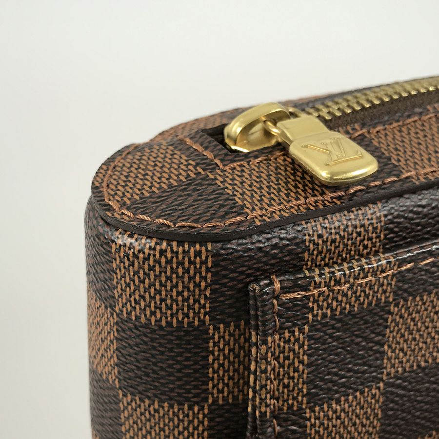 ルイ・ヴィトン ボディバッグ