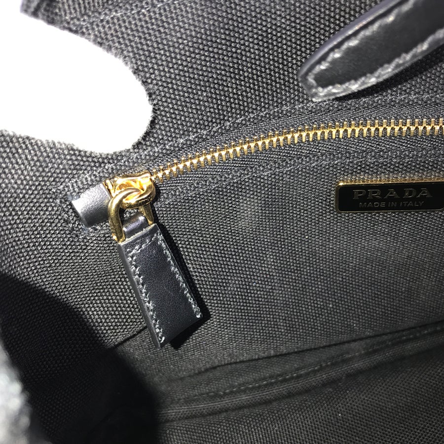 プラダ トートバッグ