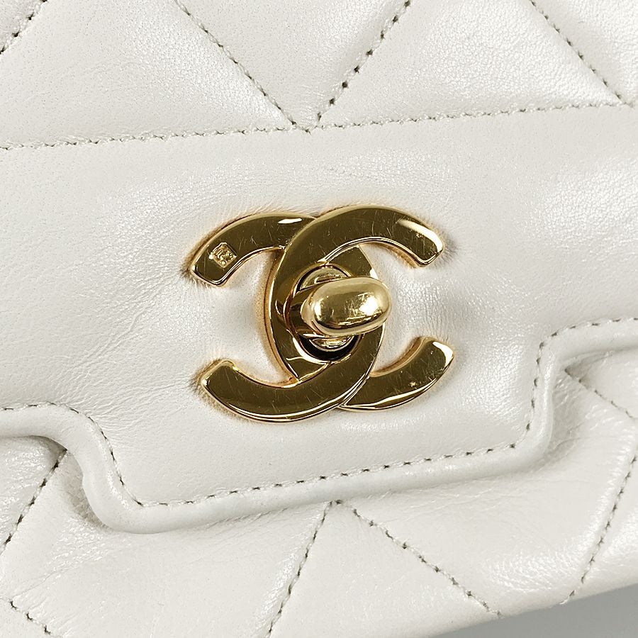 シャネル ショルダーバッグ