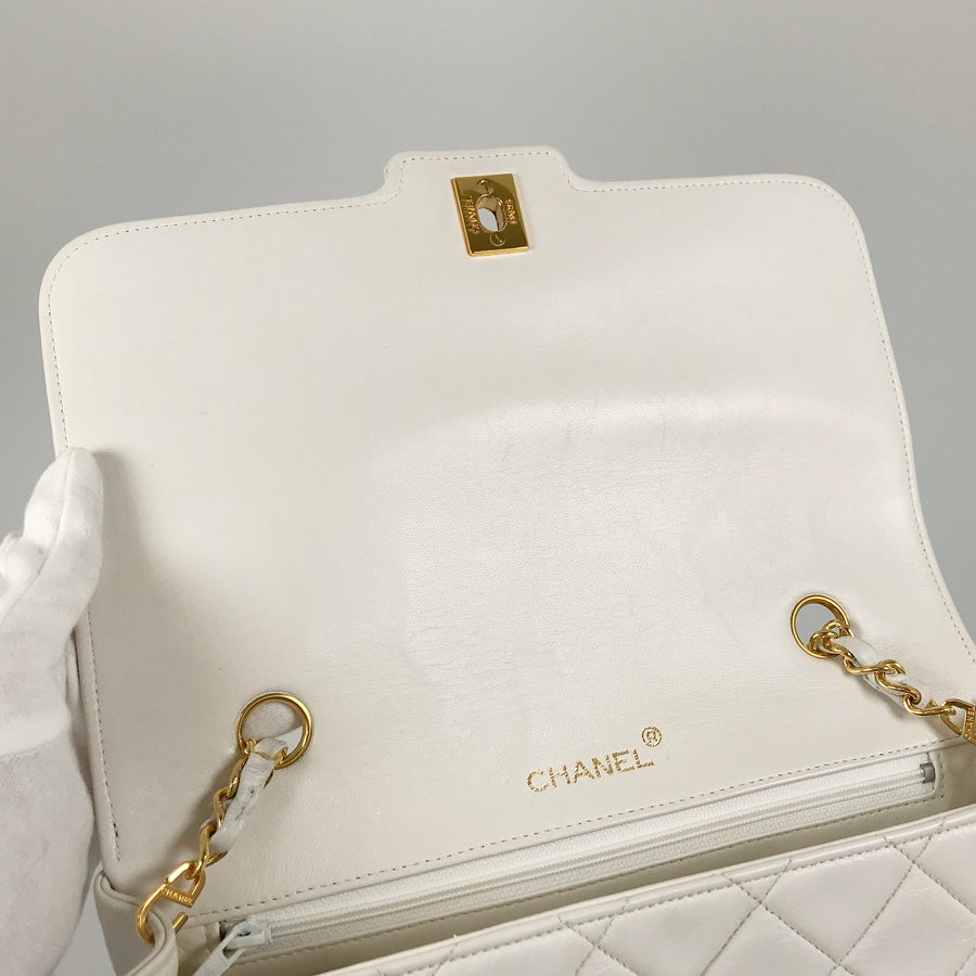 シャネル ショルダーバッグ