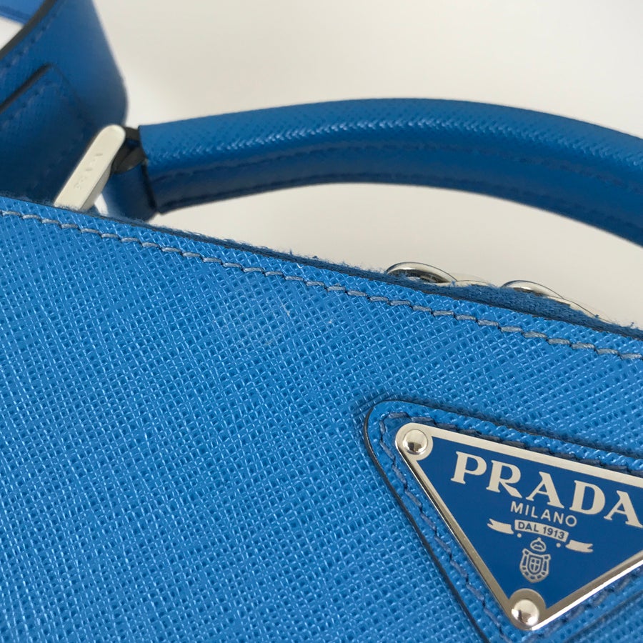 プラダ ハンドバッグ