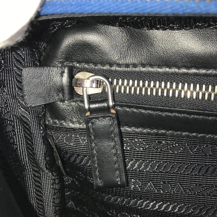 プラダ ハンドバッグ