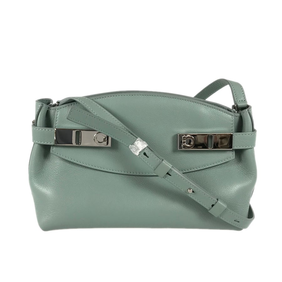 サルヴァトーレフェラガモ ショルダーバッグ