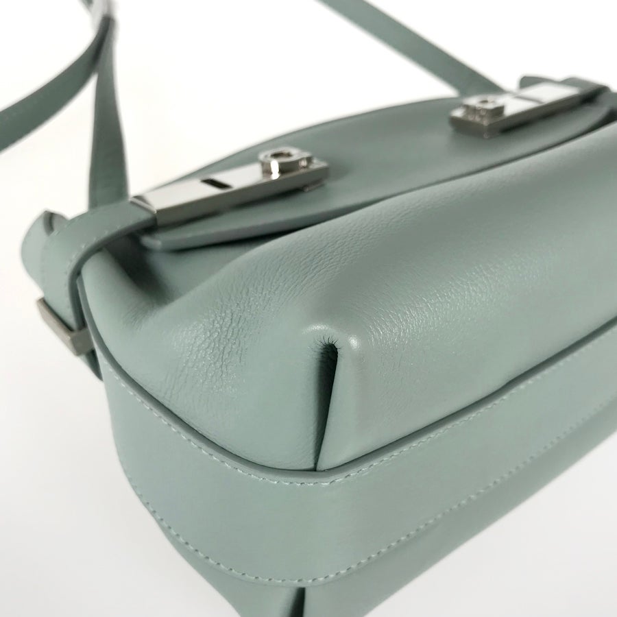 サルヴァトーレフェラガモ ショルダーバッグ