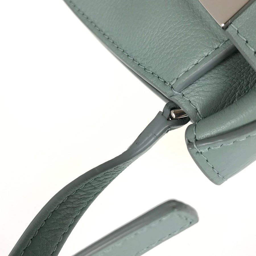 サルヴァトーレフェラガモ ショルダーバッグ