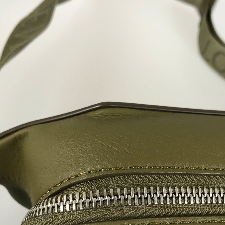 ロエベ ボディバッグ