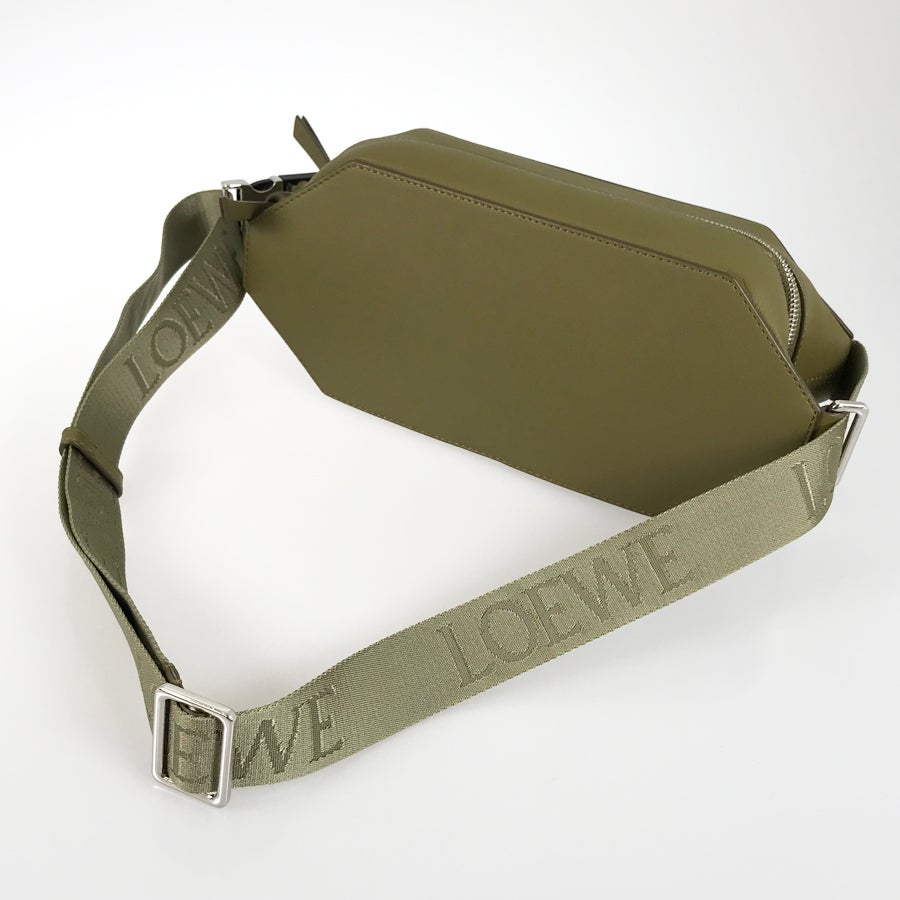 ロエベ ボディバッグ