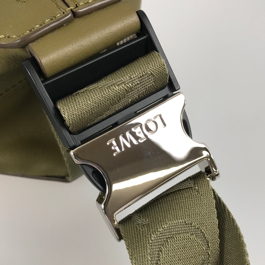 ロエベ ボディバッグ