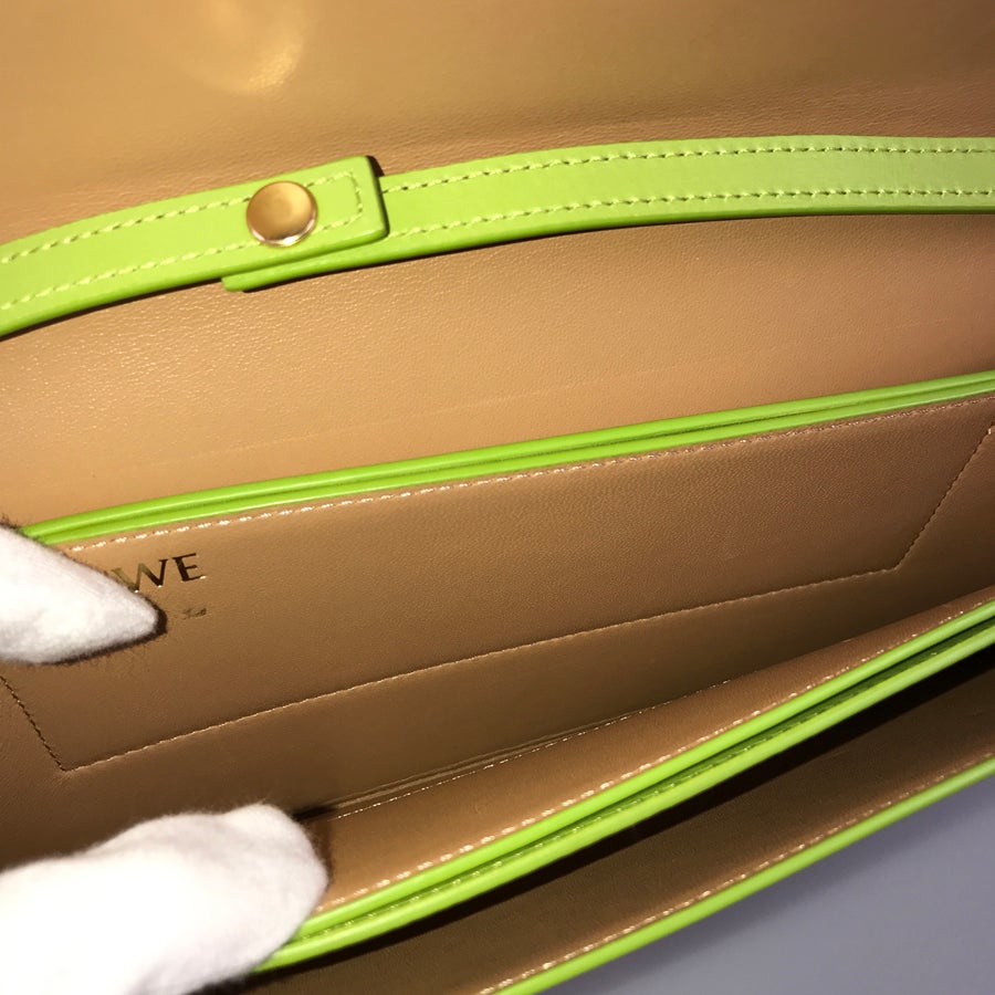 ロエベ クラッチバッグ