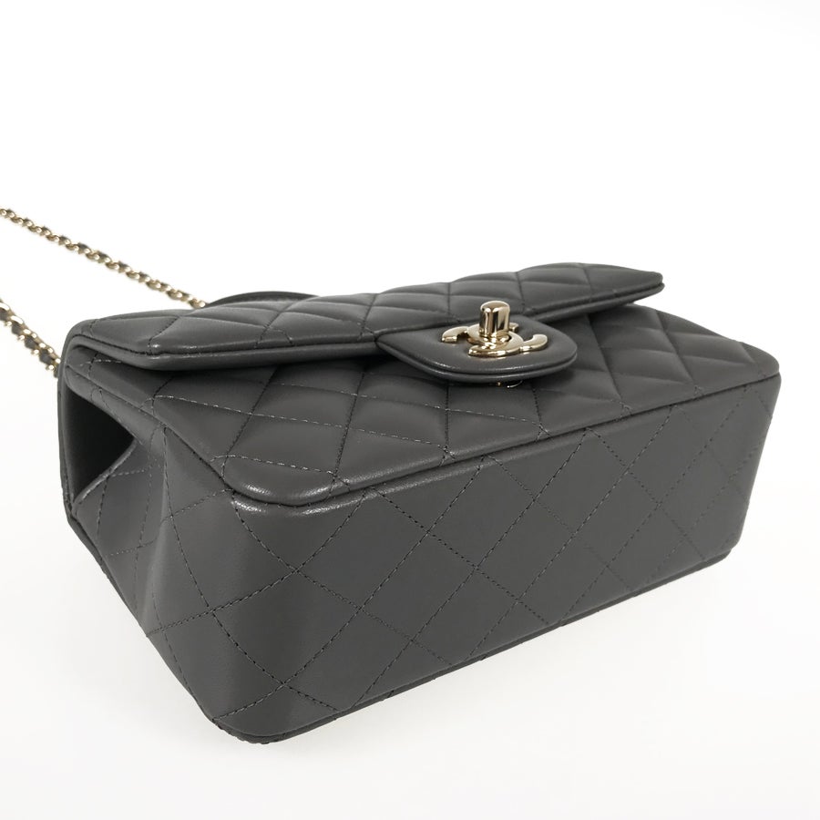 シャネル ショルダーバッグ