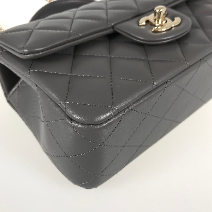 シャネル ショルダーバッグ