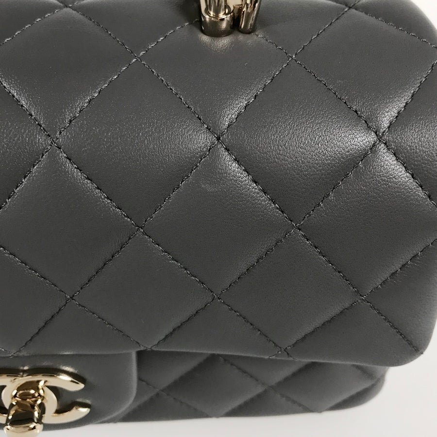 シャネル ショルダーバッグ