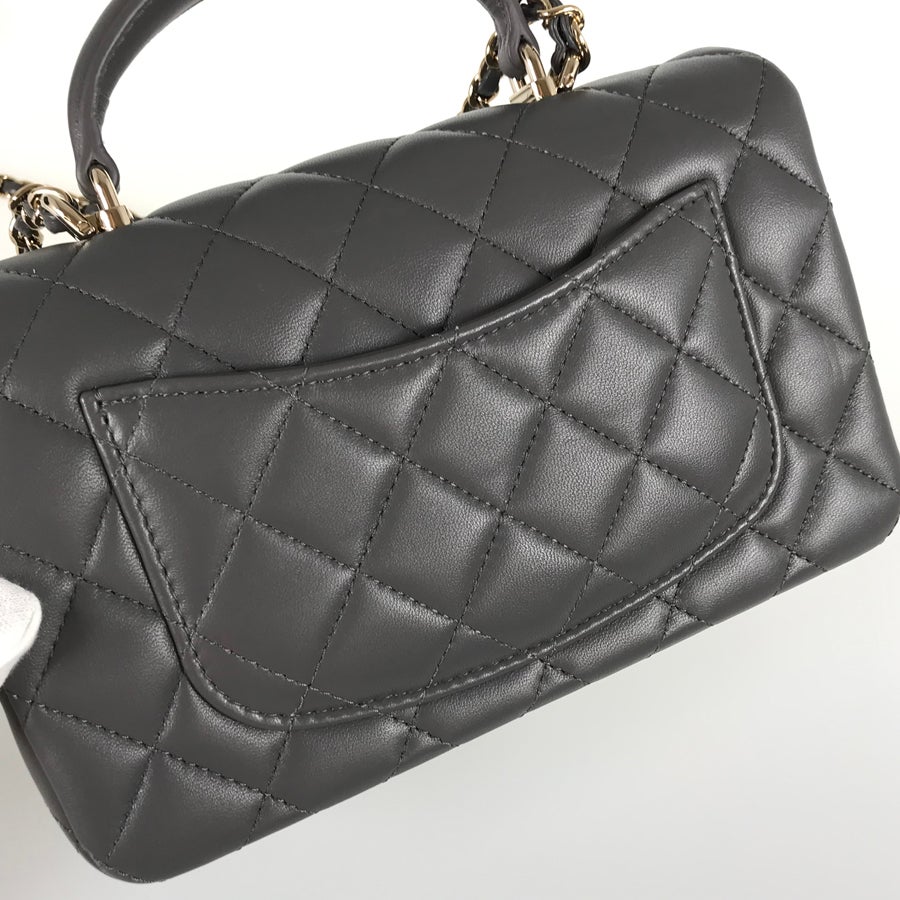 シャネル ショルダーバッグ