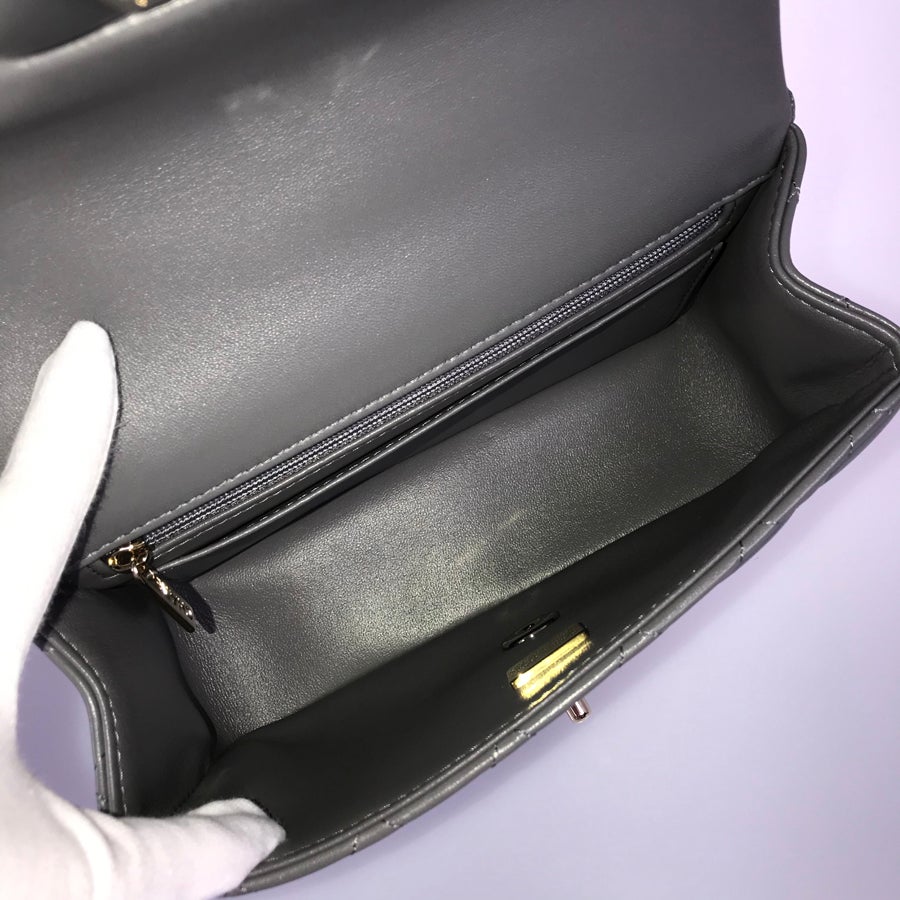 シャネル ショルダーバッグ