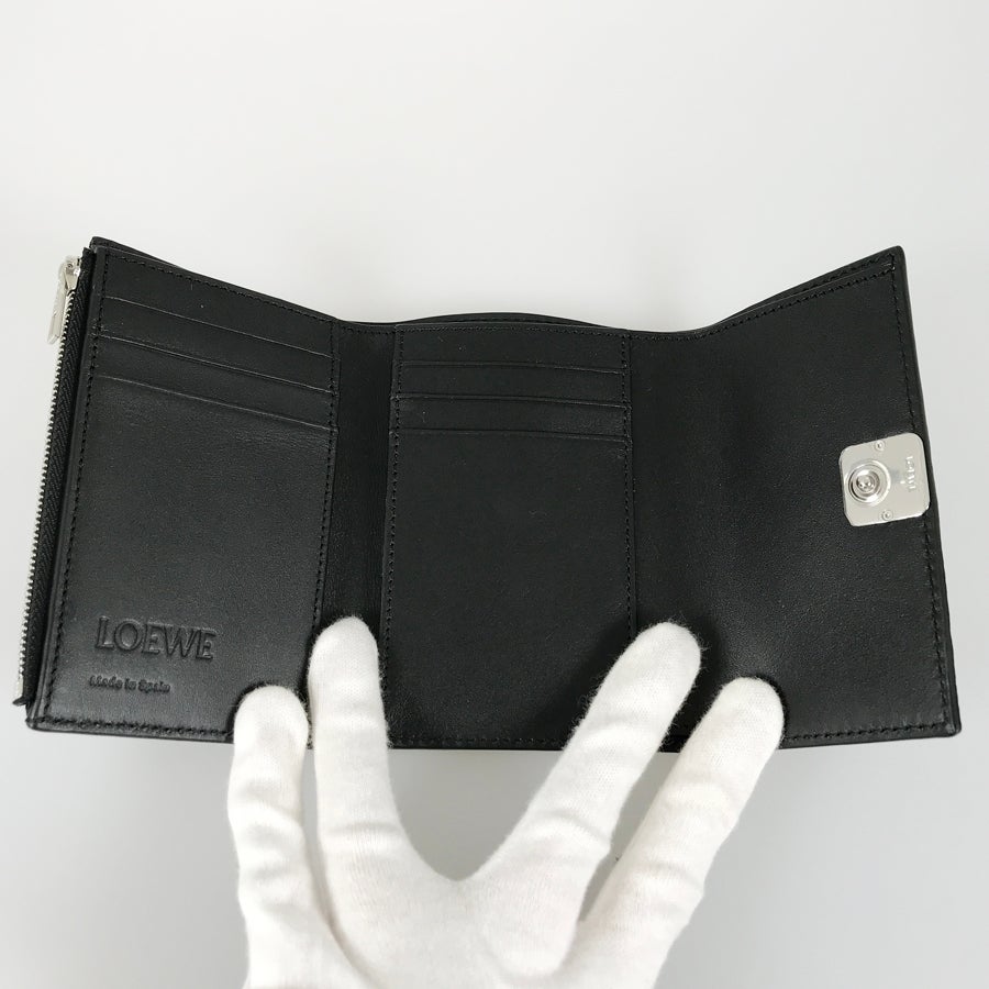 ロエベ 三つ折り財布