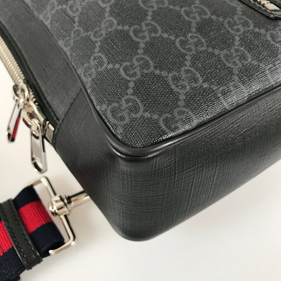 グッチ ボディバッグ