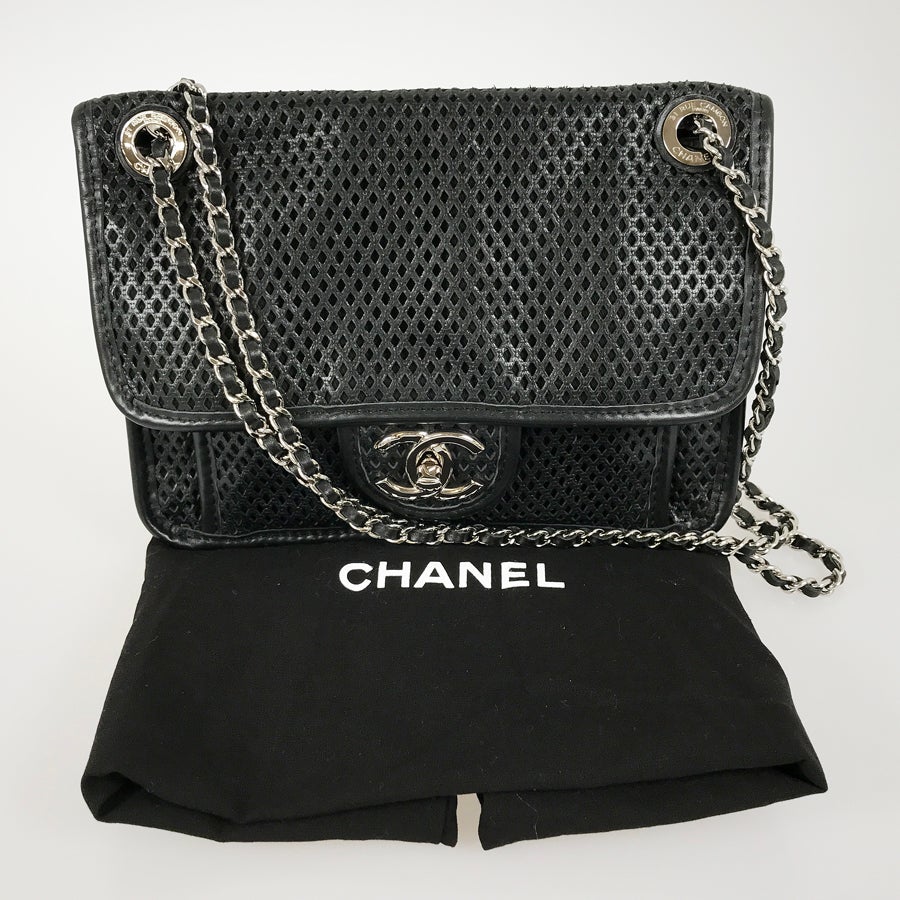 シャネル ショルダーバッグ