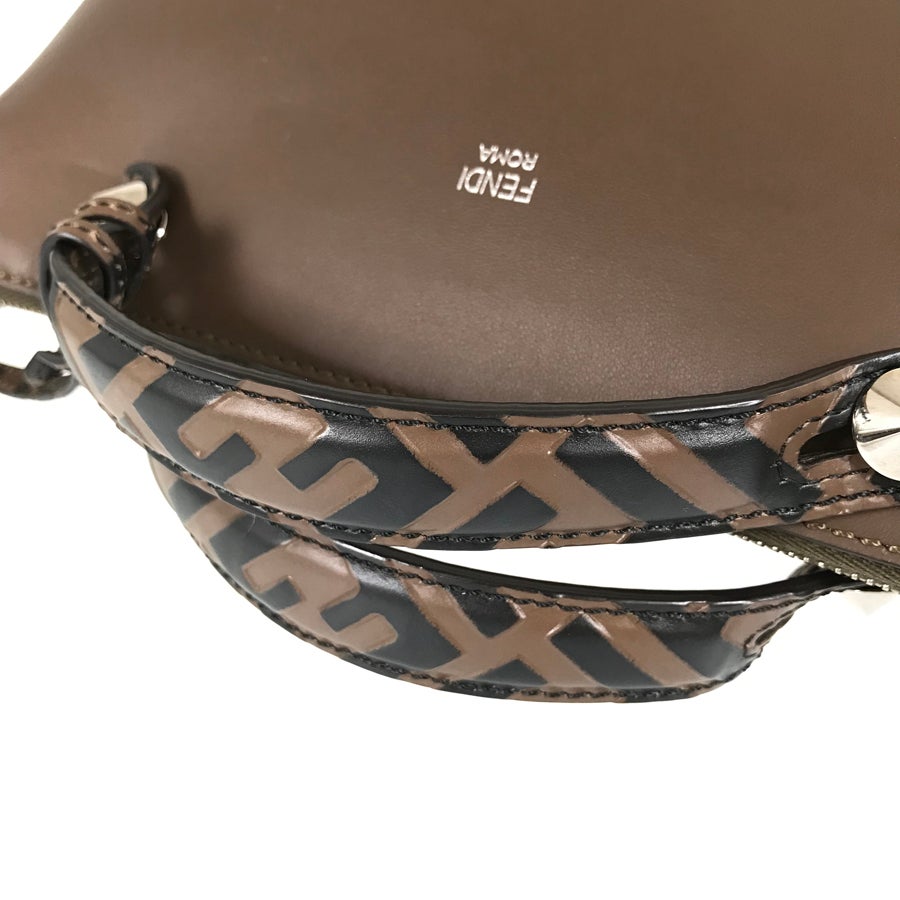 フェンディ ハンドバッグ