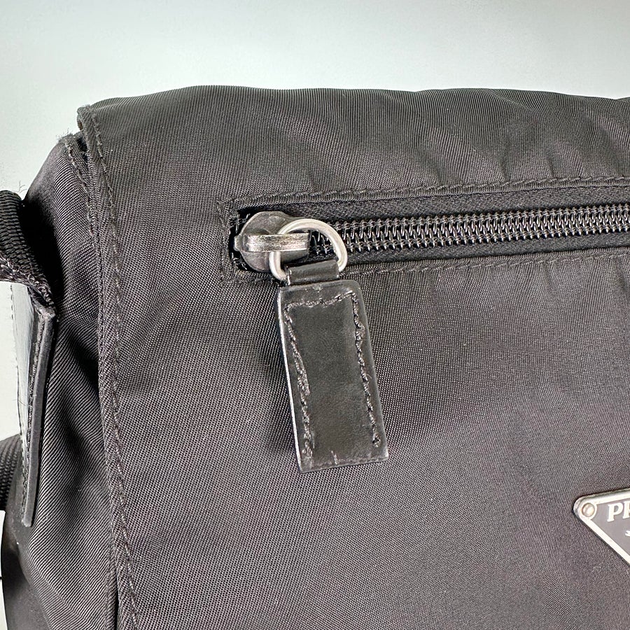 プラダ ショルダーバッグ