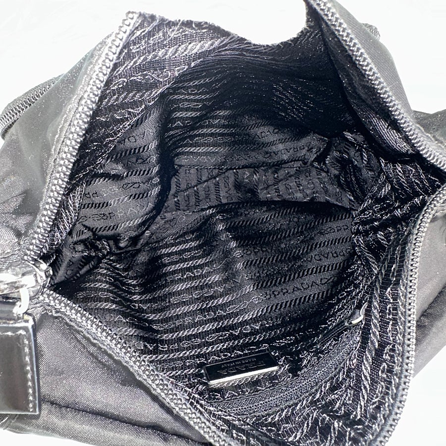 プラダ ショルダーバッグ