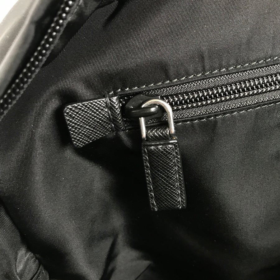 プラダ ショルダーバッグ