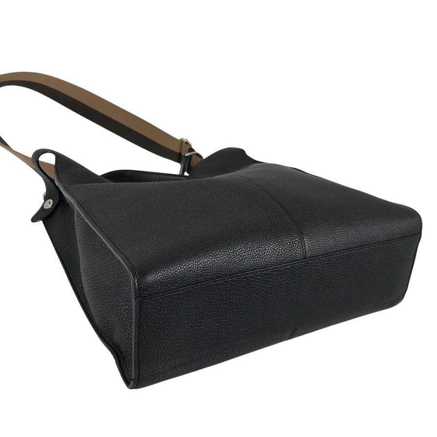 フェンディ ハンドバッグ